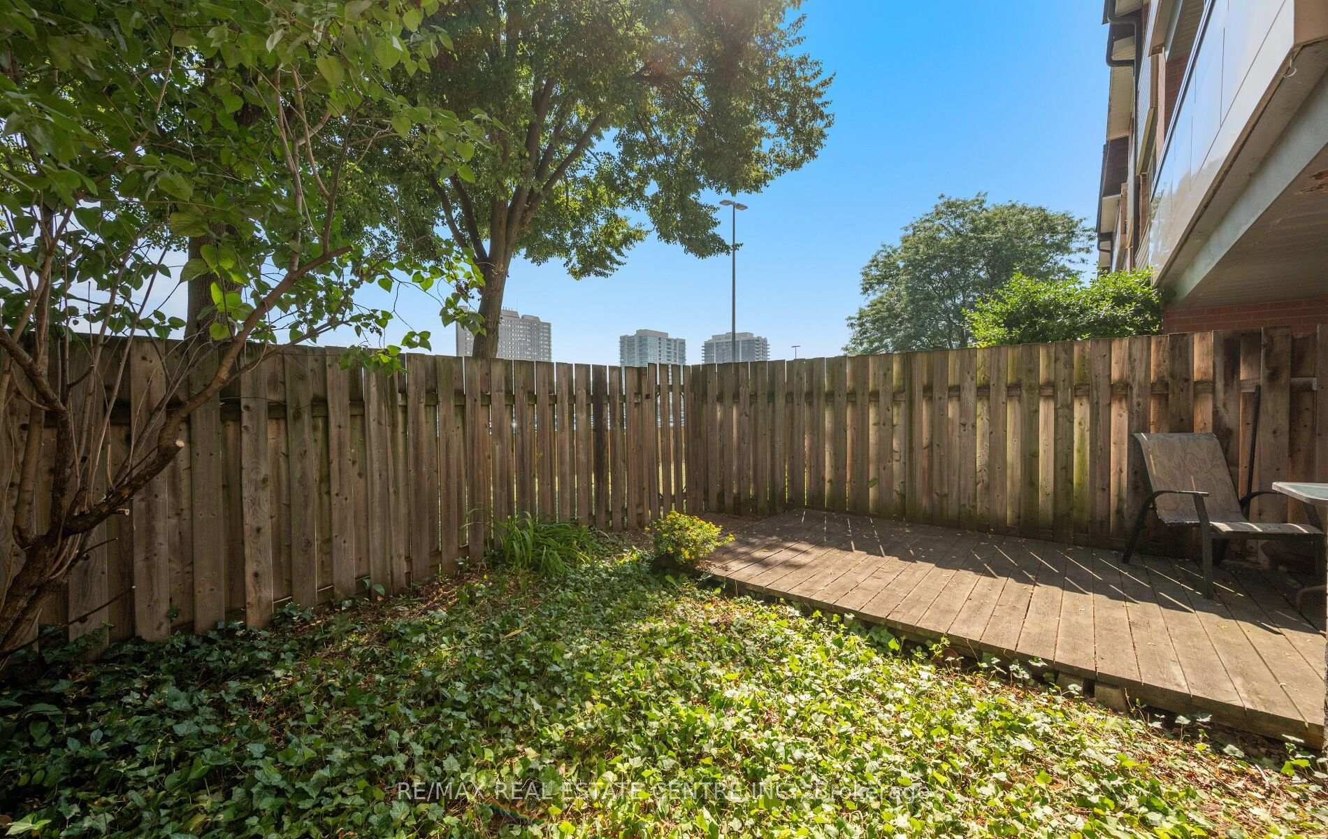 Photo 30 of Unit 2, 2170 Bromsgrove Road, Mississauga, Clarkson — HOMEH