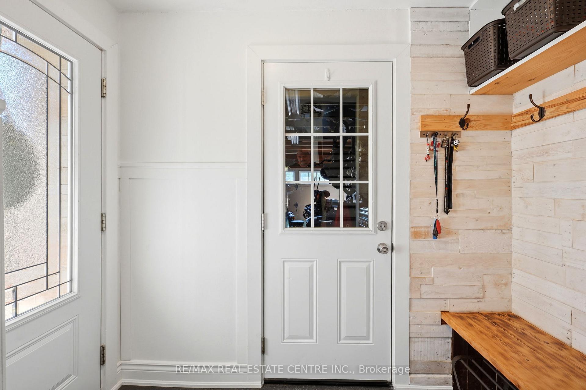 Photo 4 of 37 Rushmore Crescent, Brampton, Heart Lake East — HOMEH