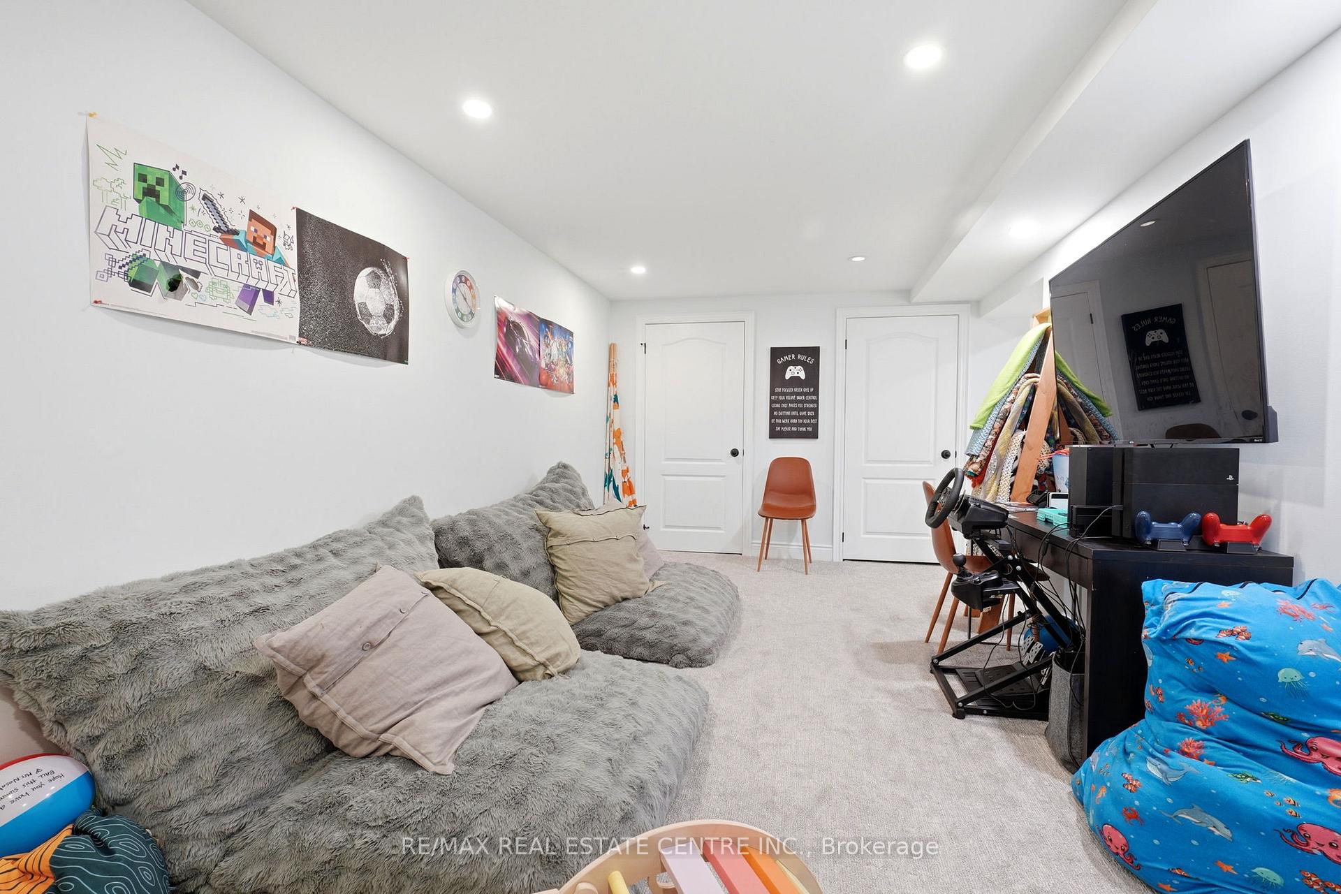Photo 17 of 37 Rushmore Crescent, Brampton, Heart Lake East — HOMEH