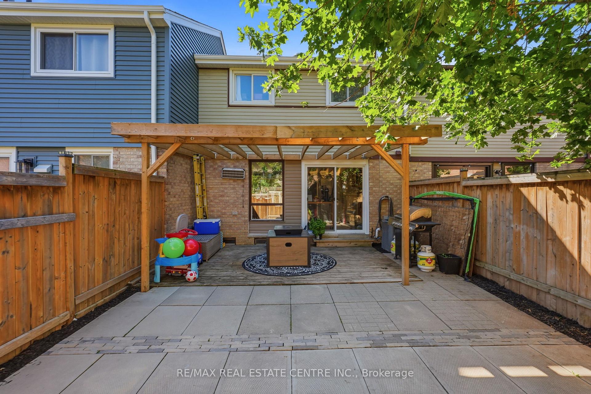 Photo 22 of 37 Rushmore Crescent, Brampton, Heart Lake East — HOMEH