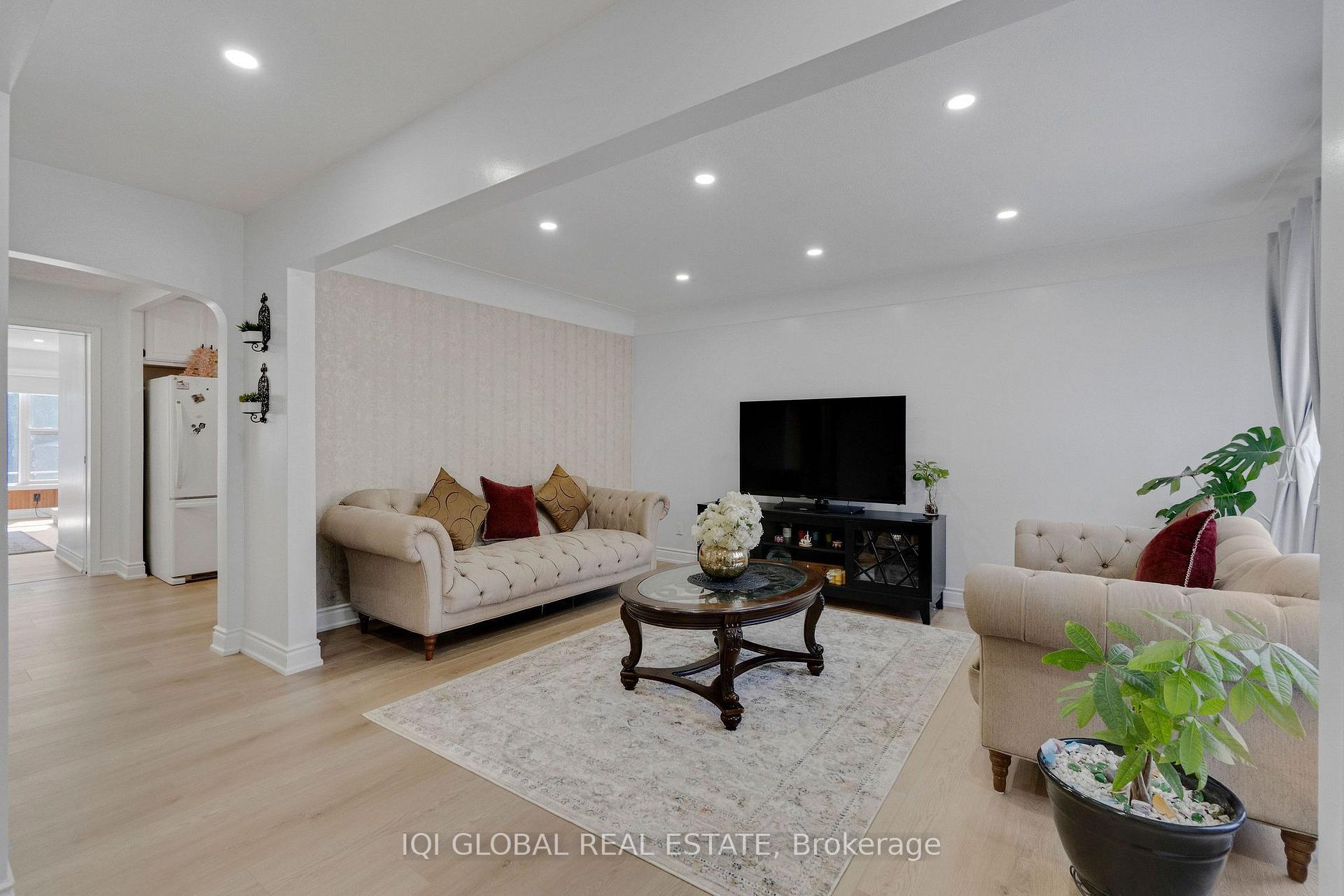 Photo 6 of 147 Tait Street, Cambridge, St Andrews/Southwood — HOMEH
