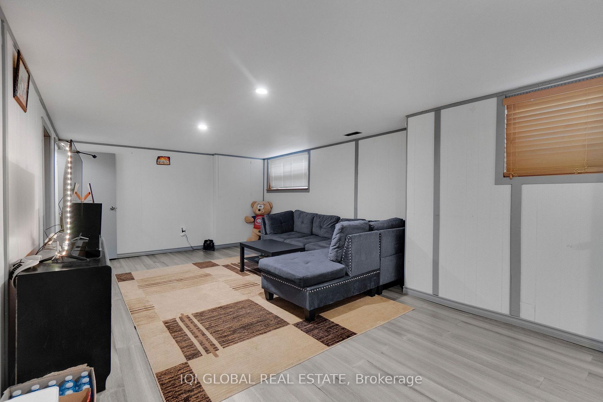 Photo 30 of 147 Tait Street, Cambridge, St Andrews/Southwood — HOMEH
