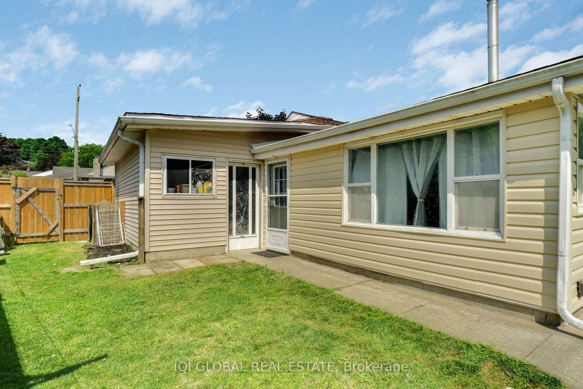 Photo 46 of 147 Tait Street, Cambridge, St Andrews/Southwood — HOMEH