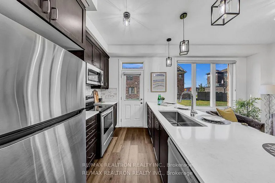Photo 6 of 8 Emily Street, Brampton, Northwest Brampton — HOMEH