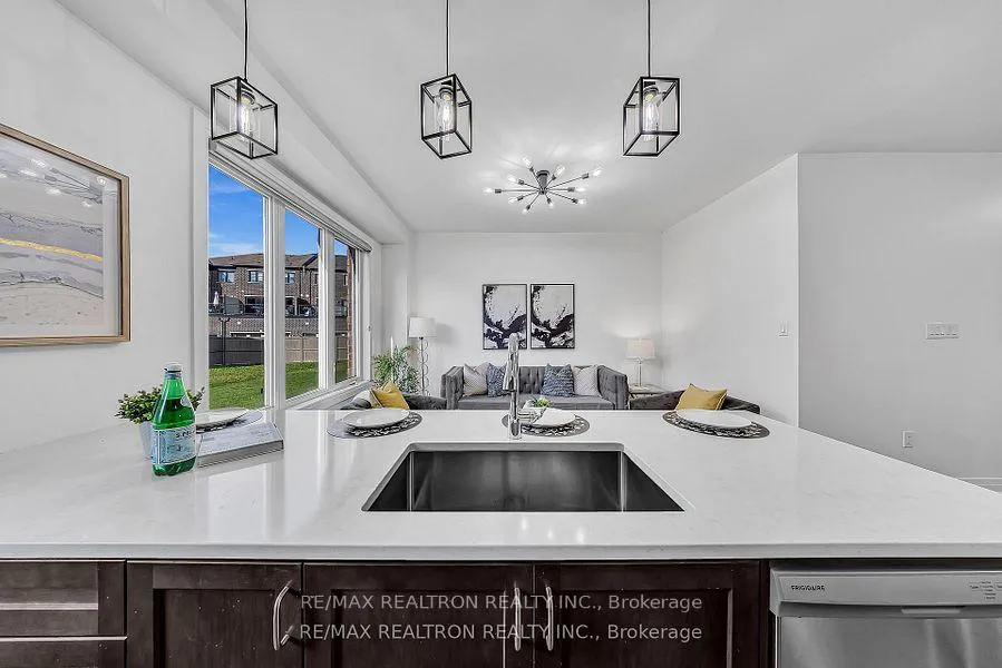 Photo 9 of 8 Emily Street, Brampton, Northwest Brampton — HOMEH