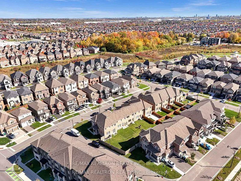 Photo 43 of 8 Emily Street, Brampton, Northwest Brampton — HOMEH