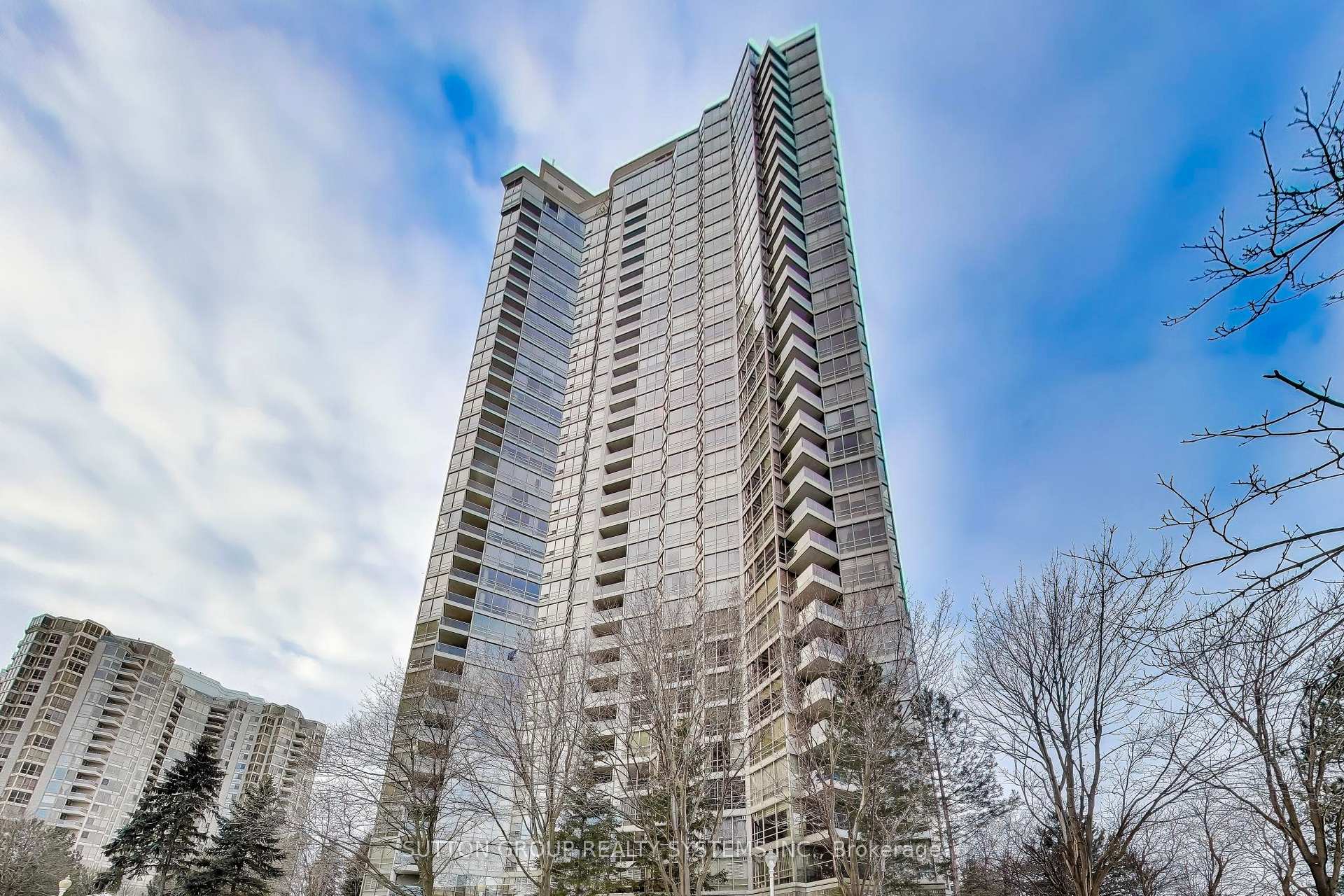 Front of Unit 3307, 45 Kingsbridge Garden Circle N