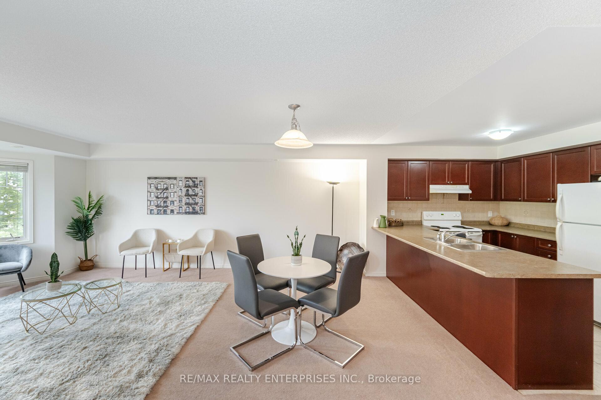 Photo 3 of Unit 3,4, 3375 Thomas Street, Mississauga, Churchill Meadows — HOMEH