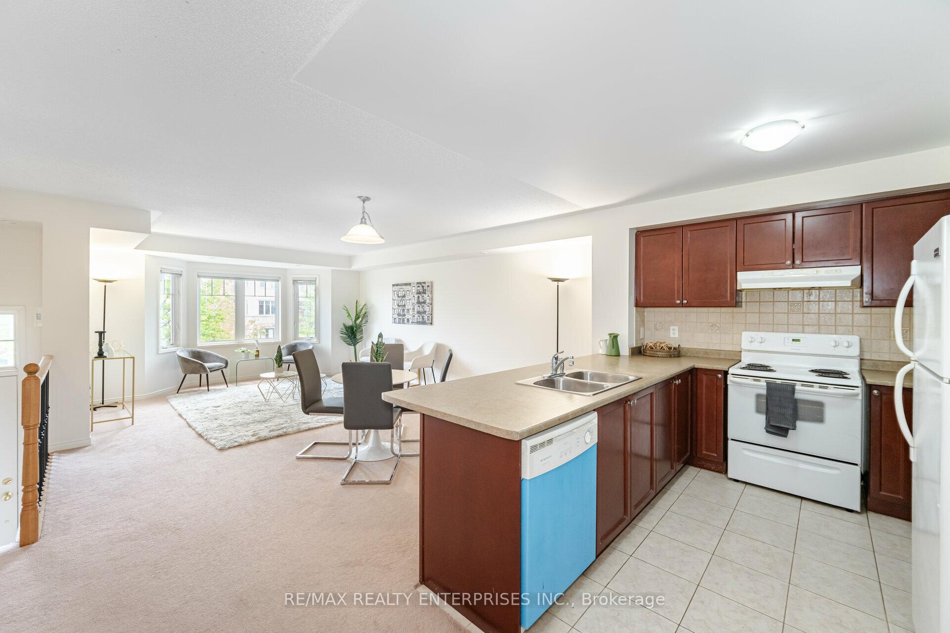 Photo 6 of Unit 3,4, 3375 Thomas Street, Mississauga, Churchill Meadows — HOMEH