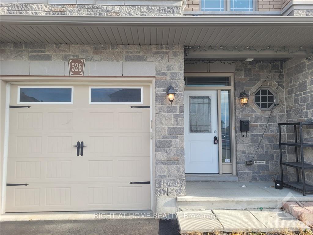 Photo 3 of 526 Barrick Hill Road, Ottawa, Kanata - Emerald Meadows/Trailwest — HOMEH