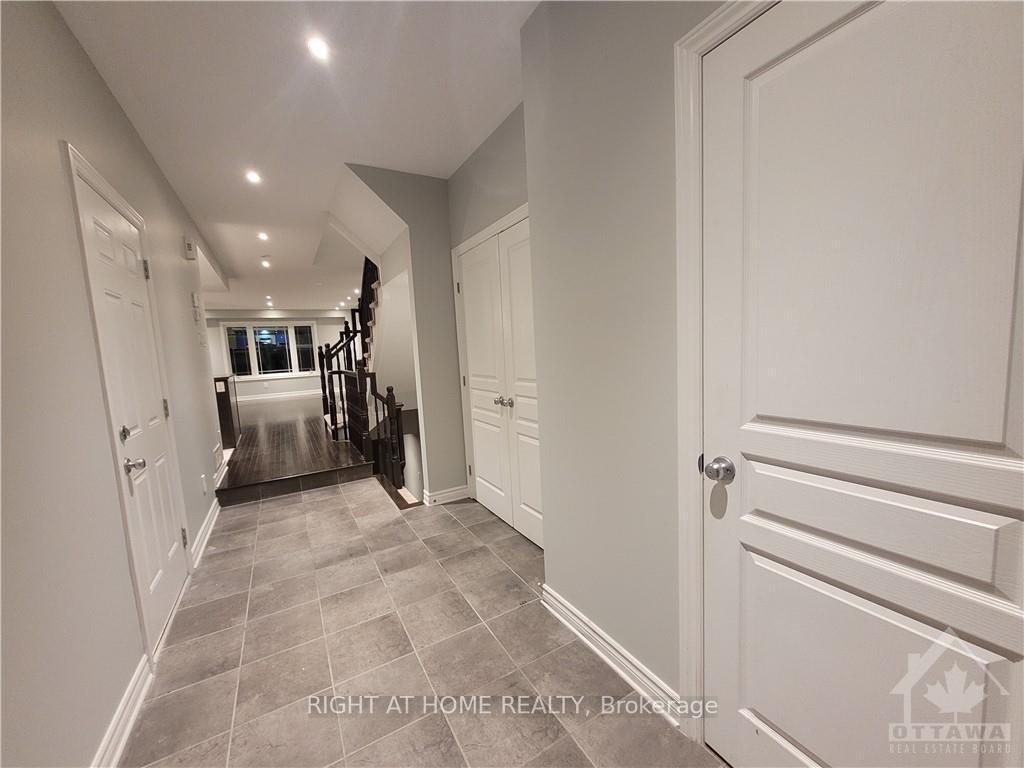 Photo 4 of 526 Barrick Hill Road, Ottawa, Kanata - Emerald Meadows/Trailwest — HOMEH