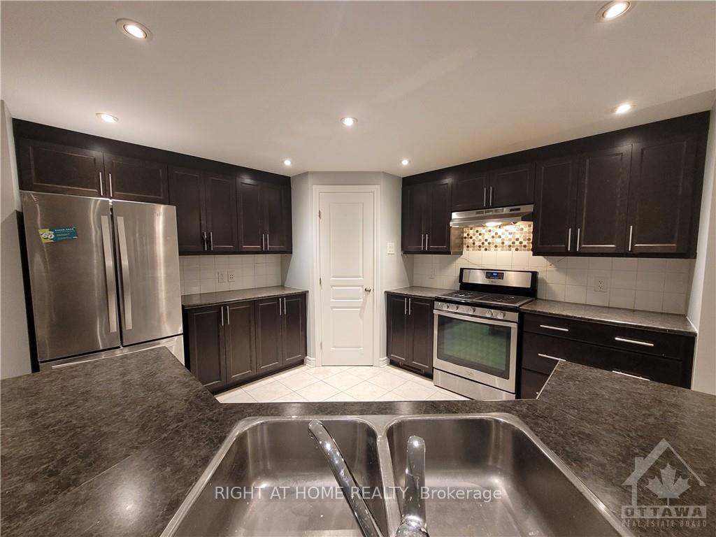 Photo 6 of 526 Barrick Hill Road, Ottawa, Kanata - Emerald Meadows/Trailwest — HOMEH
