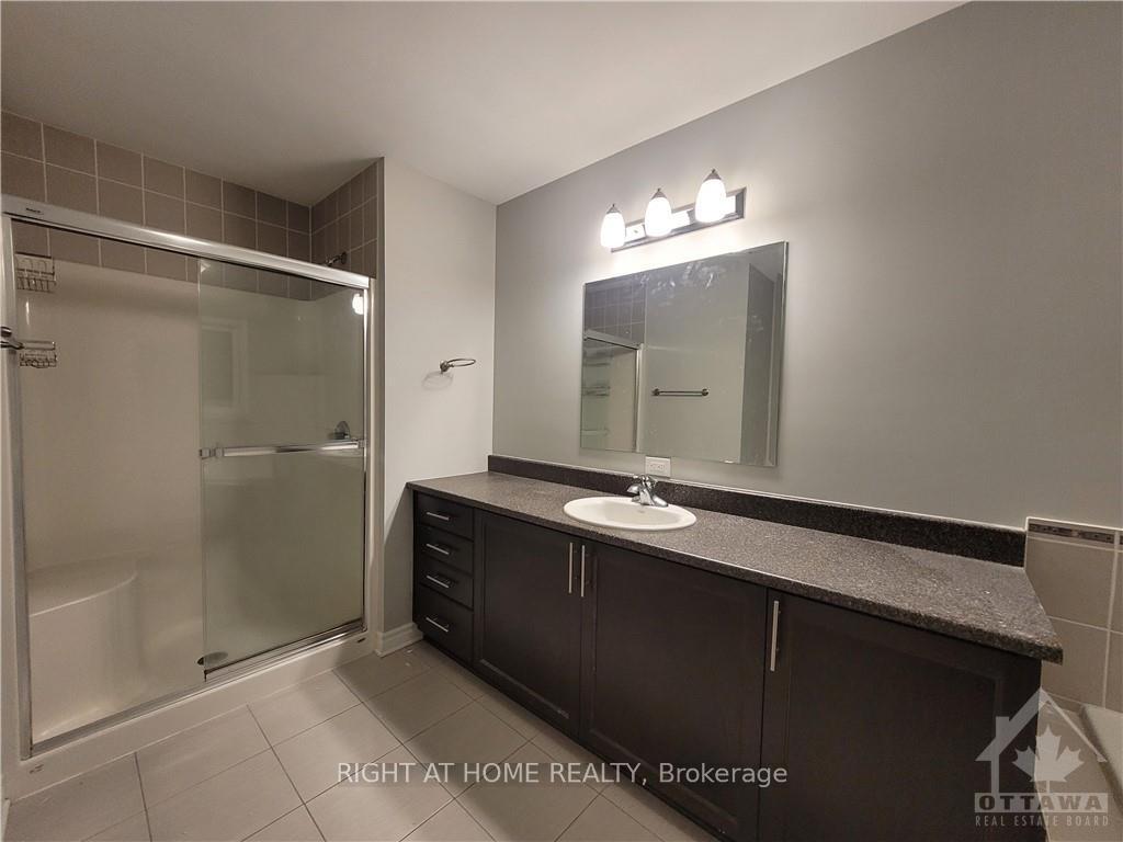 Photo 11 of 526 Barrick Hill Road, Ottawa, Kanata - Emerald Meadows/Trailwest — HOMEH