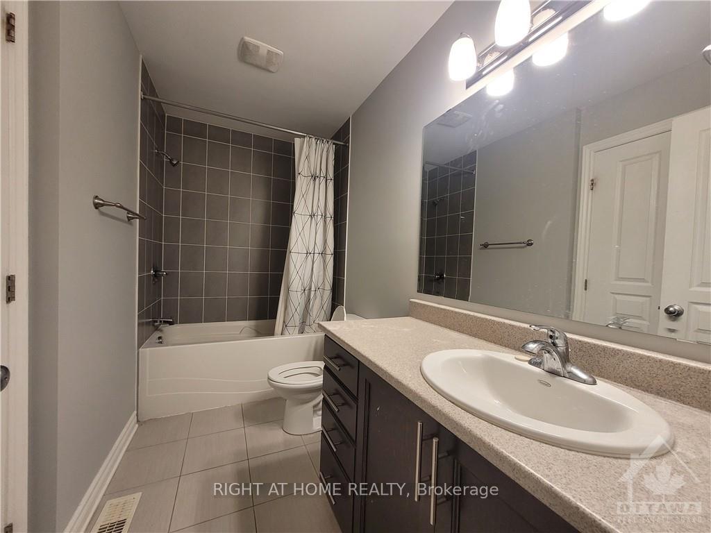 Photo 16 of 526 Barrick Hill Road, Ottawa, Kanata - Emerald Meadows/Trailwest — HOMEH