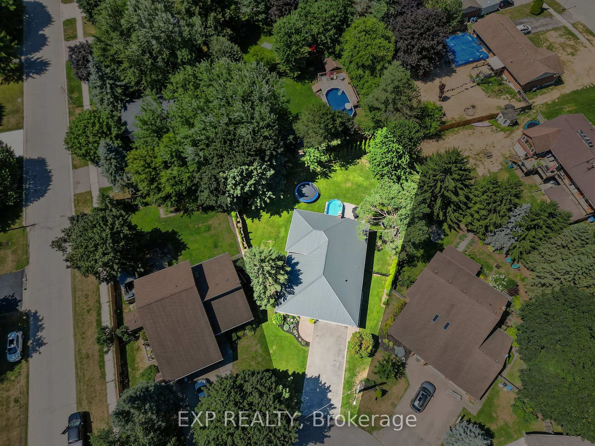 Photo 2 of 632 Hoover Place, Strathroy-Caradoc, Mount Brydges — HOMEH