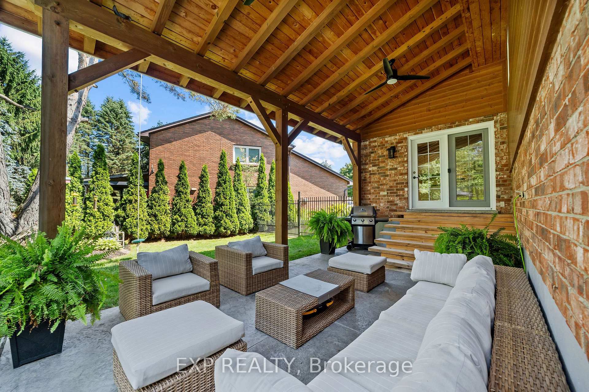 Photo 4 of 632 Hoover Place, Strathroy-Caradoc, Mount Brydges — HOMEH