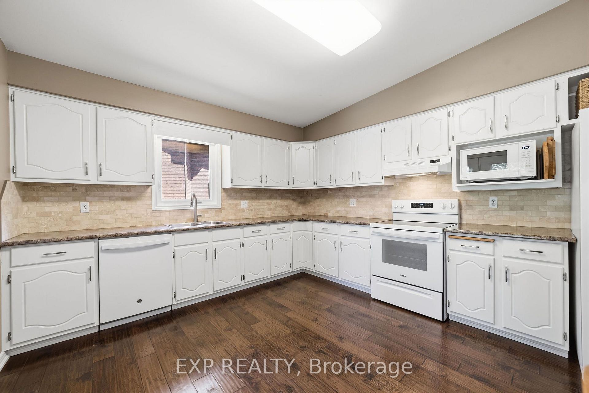 Photo 13 of 632 Hoover Place, Strathroy-Caradoc, Mount Brydges — HOMEH