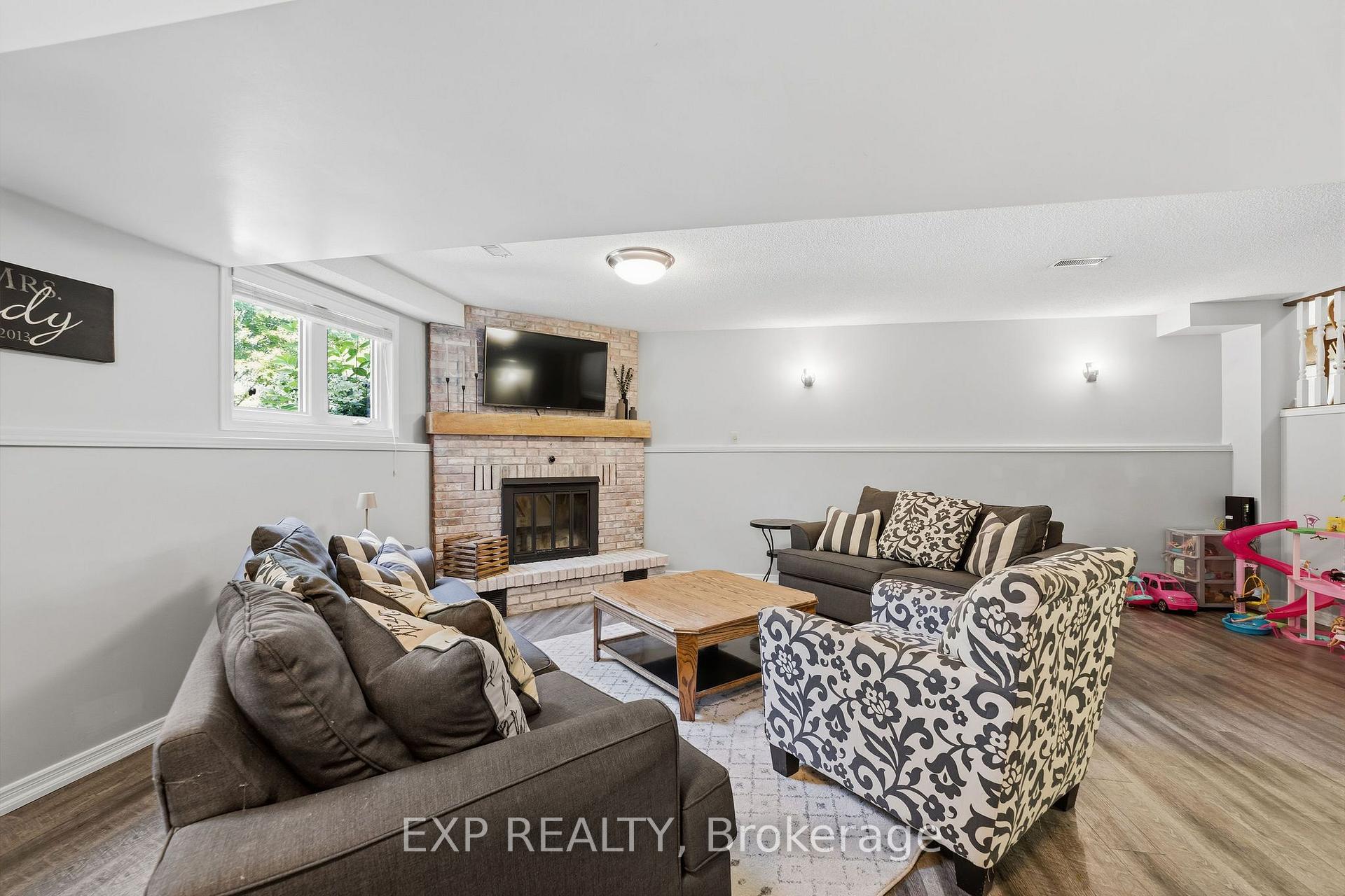 Photo 21 of 632 Hoover Place, Strathroy-Caradoc, Mount Brydges — HOMEH