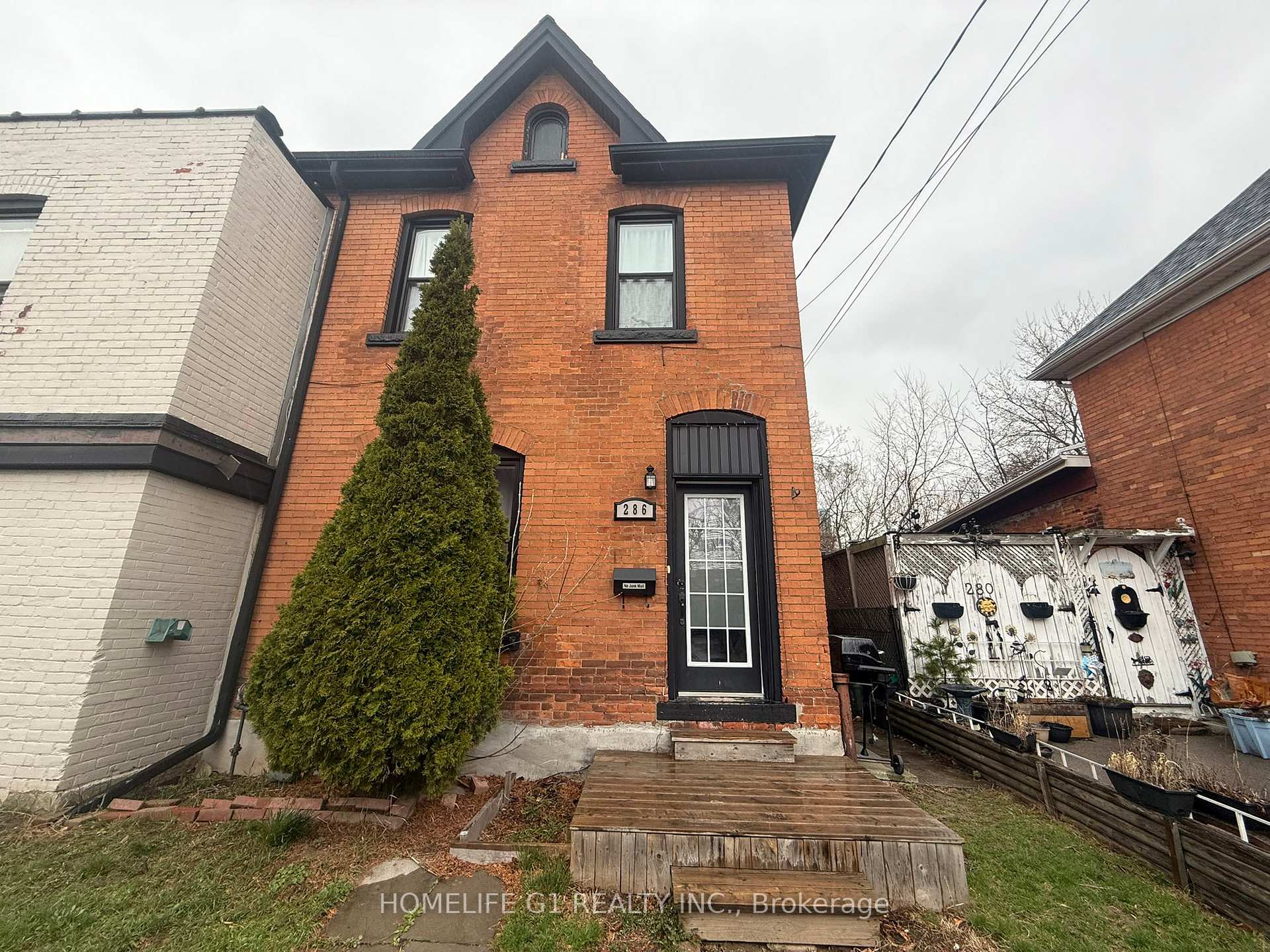 Photo of 286 Hunter Street W