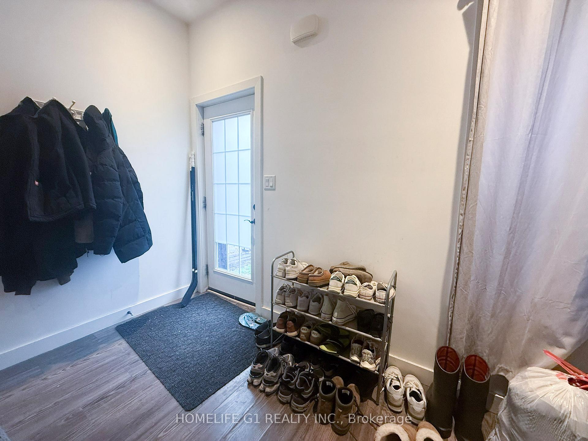 Photo 2 of 286 Hunter Street W, Hamilton, Kirkendall — HOMEH