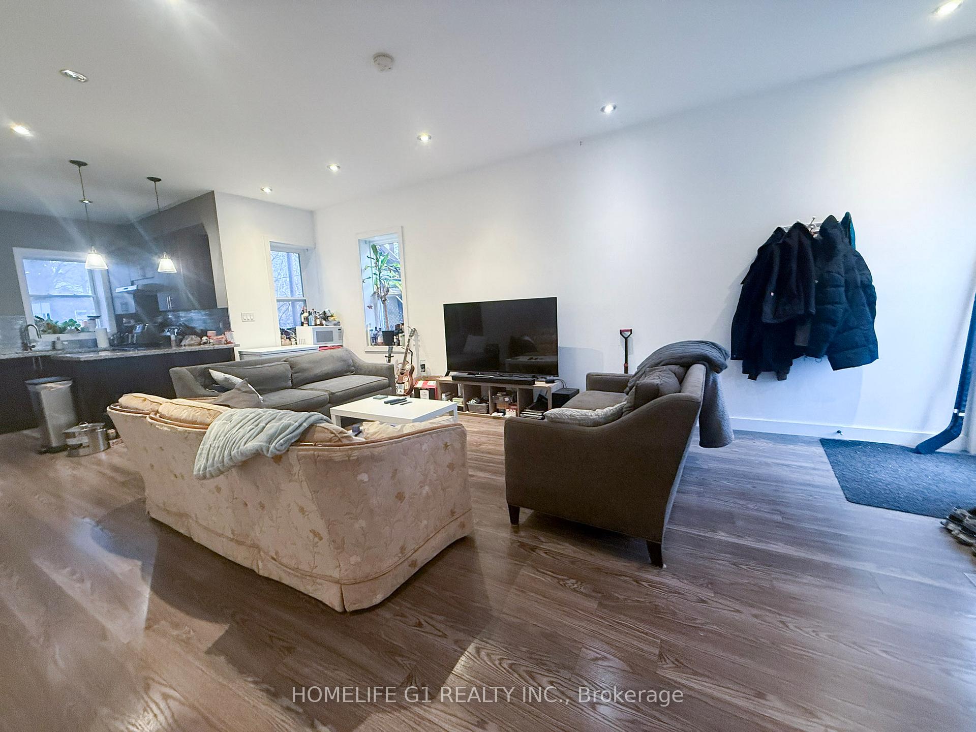 Photo 3 of 286 Hunter Street W, Hamilton, Kirkendall — HOMEH