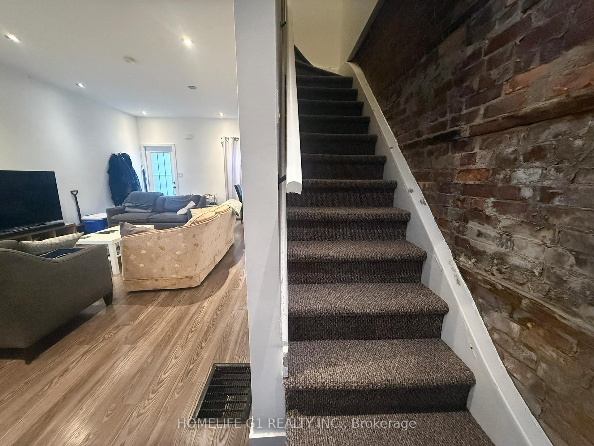 Photo 9 of 286 Hunter Street W, Hamilton, Kirkendall — HOMEH