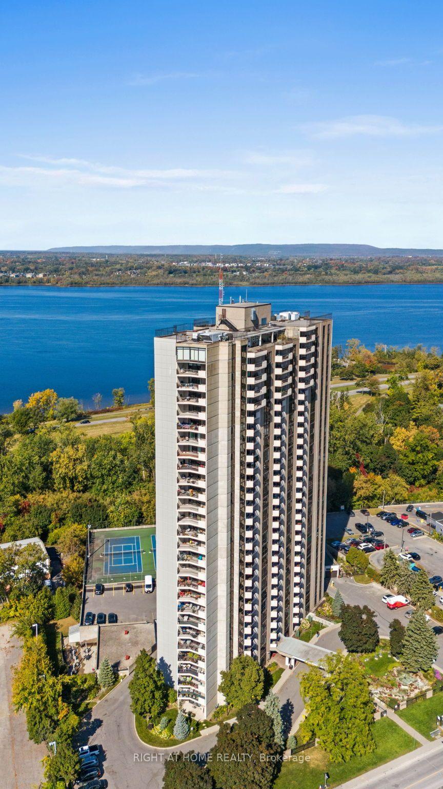 Front of Unit 503, 1025 Richmond Road
