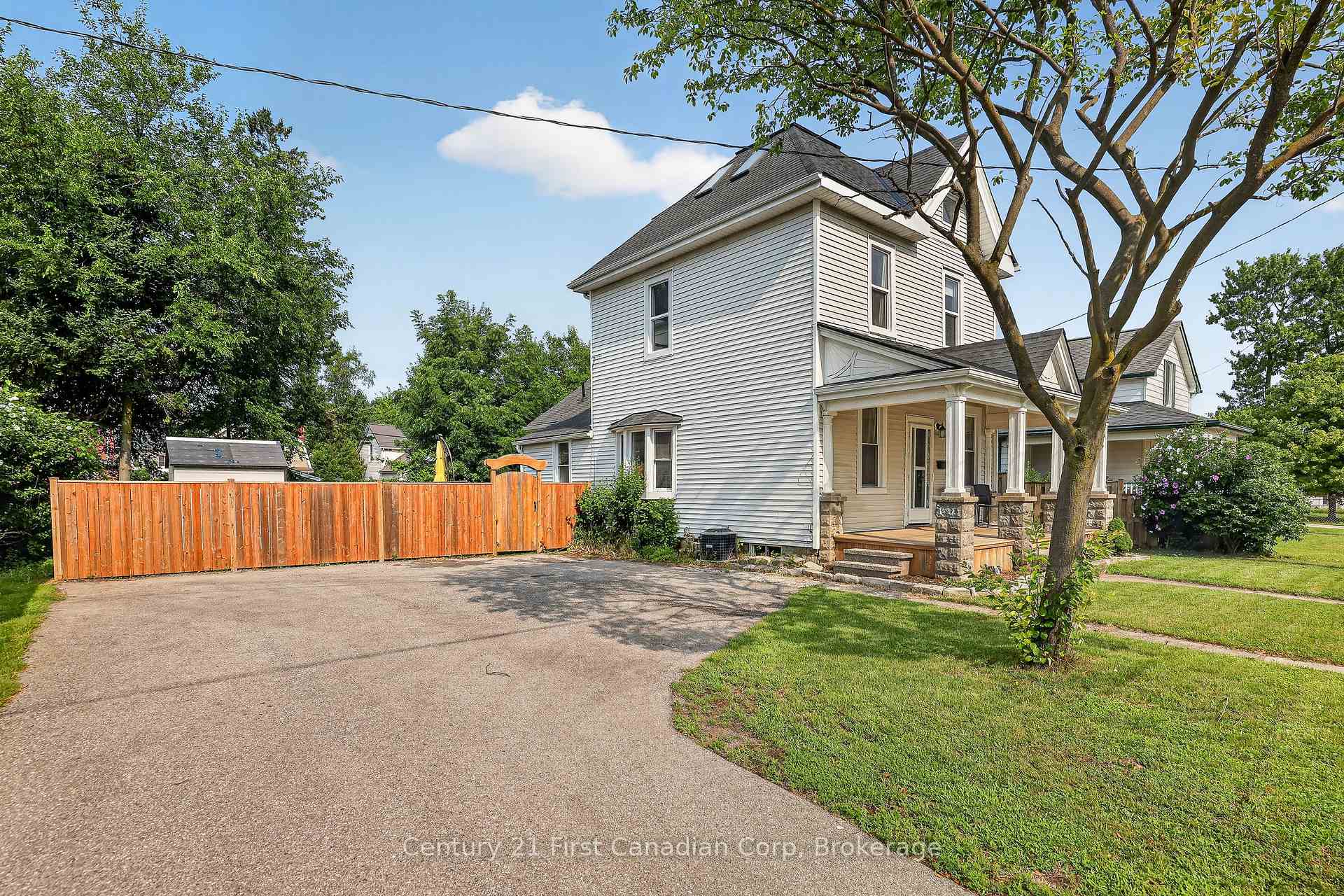 Photo 5 of 150 Manitoba Street, St. Thomas — HOMEH