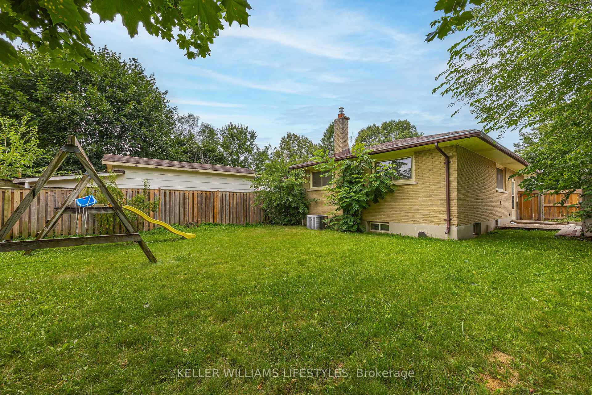 Photo 40 of 9 Buchan Road, London, East I — HOMEH