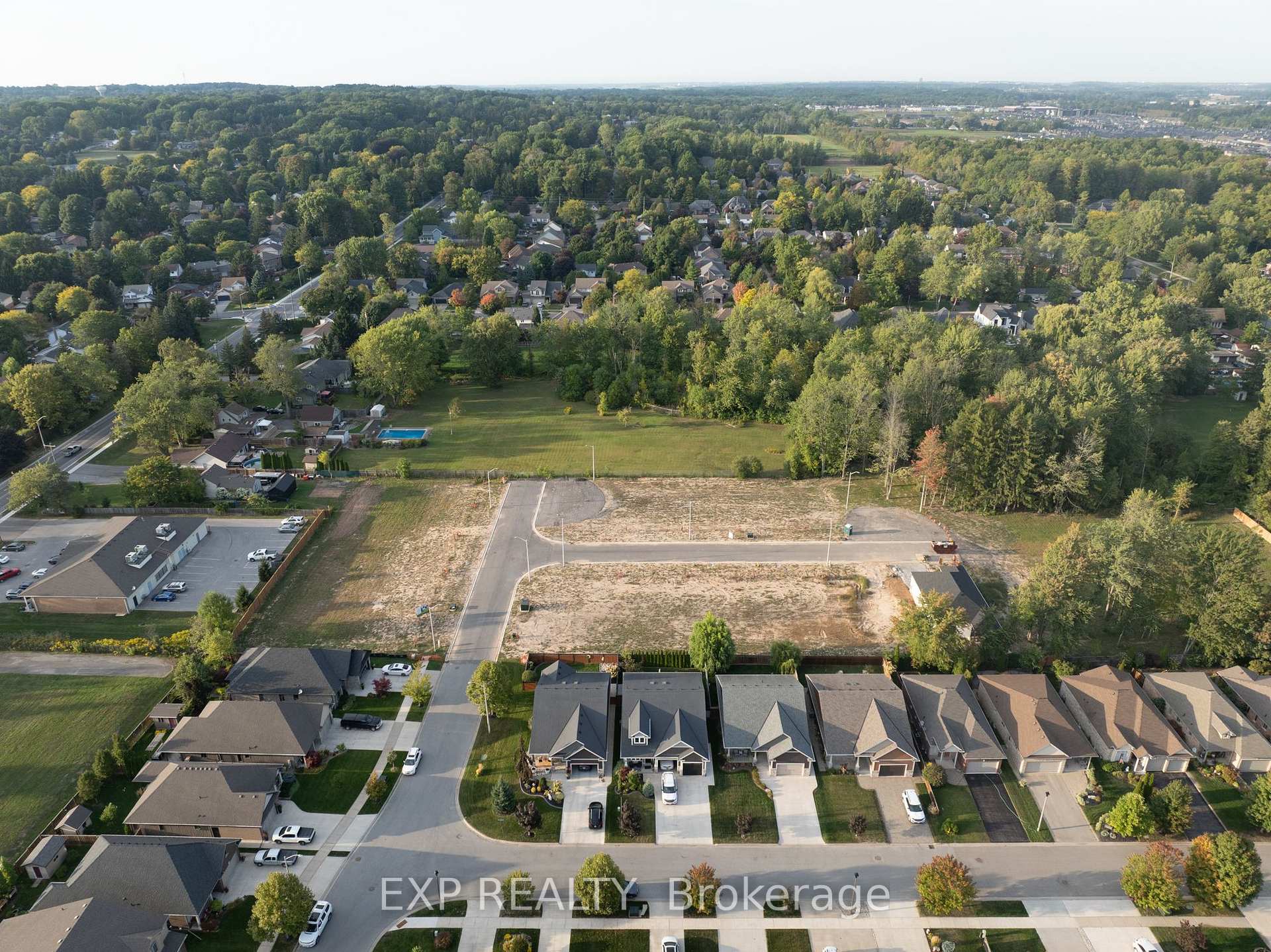 Photo 4 of 90 Tanner Drive, Pelham, Fonthill — HOMEH
