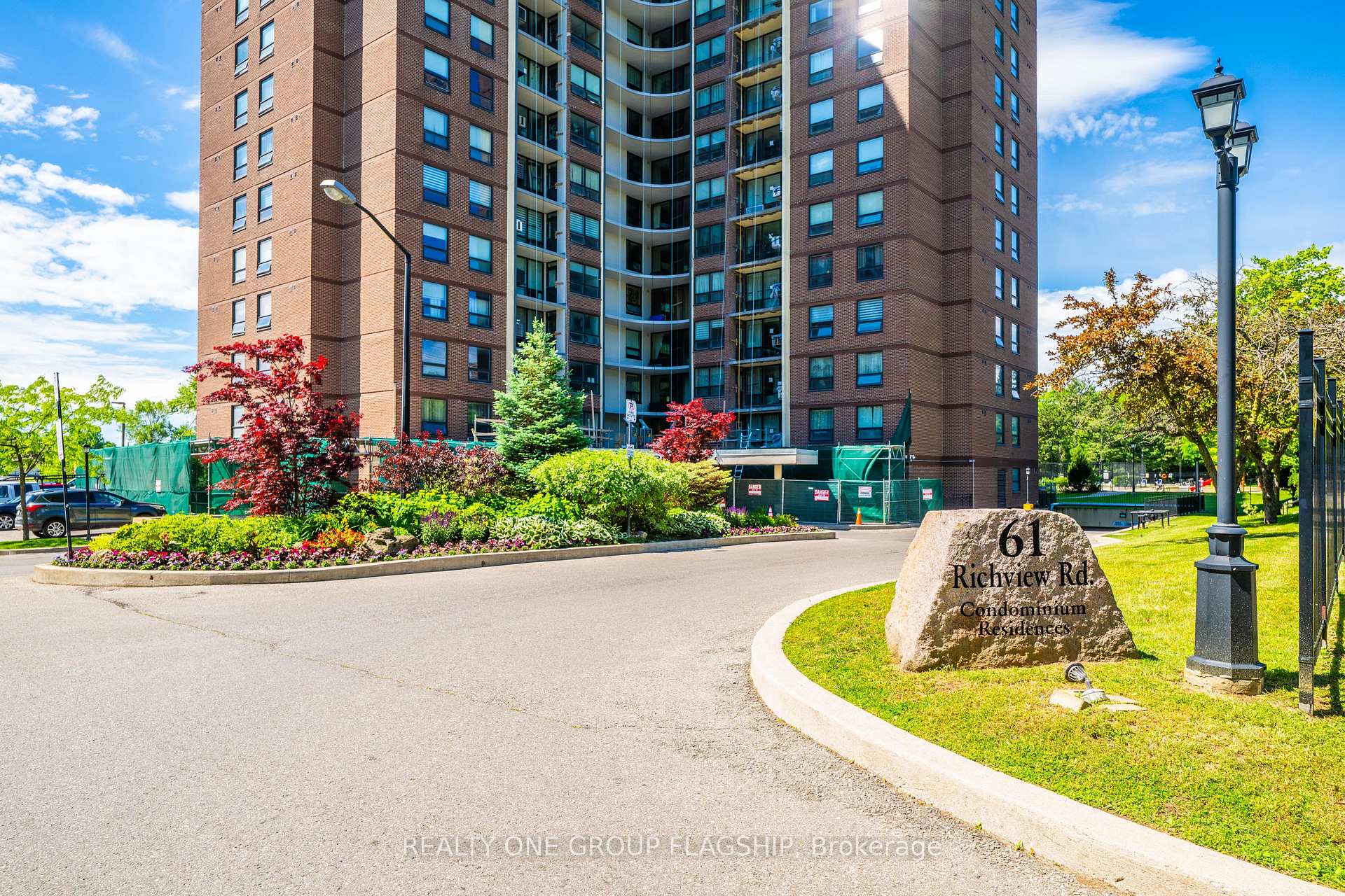 Photo 2 of Unit 1401, 61 Richview Road, Etobicoke, Humber Heights — HOMEH