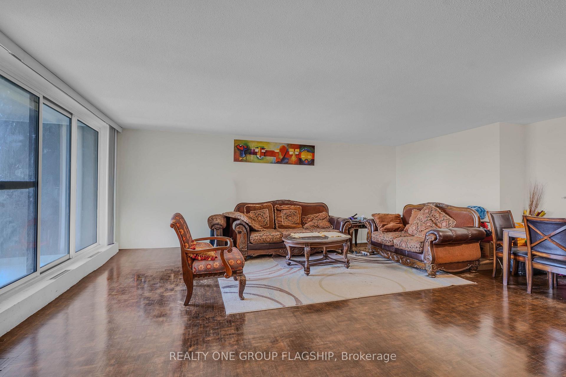 Photo 6 of Unit 1401, 61 Richview Road, Etobicoke, Humber Heights — HOMEH