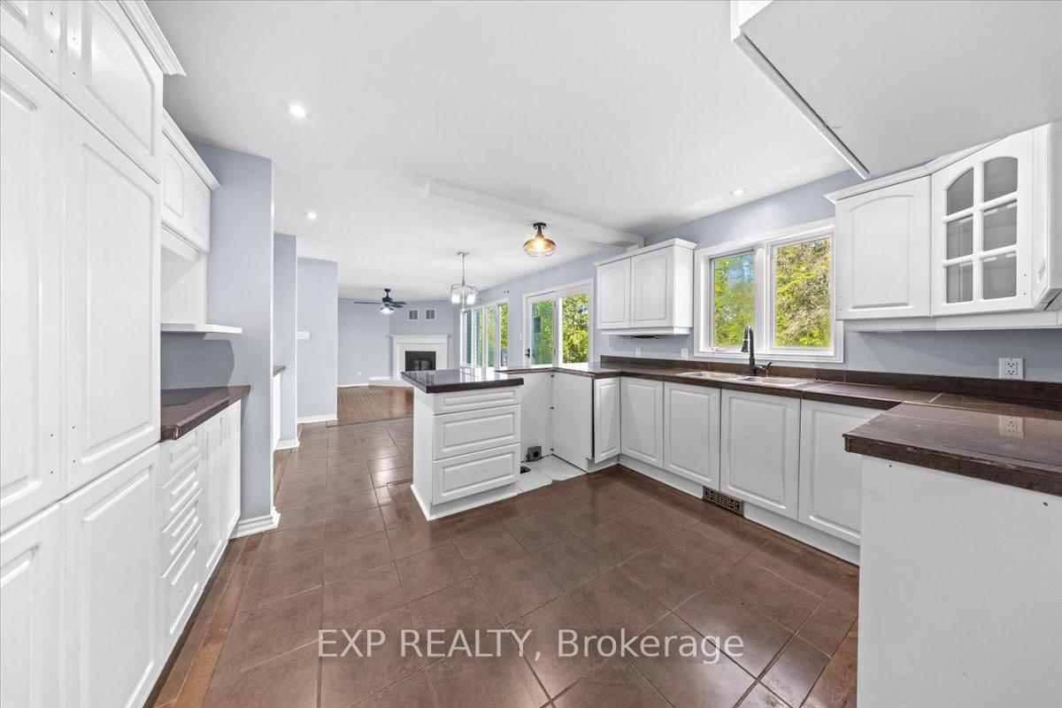 Photo 9 of 129 Lady Slipper Way, Ottawa, Huntley Ward (South West) — HOMEH