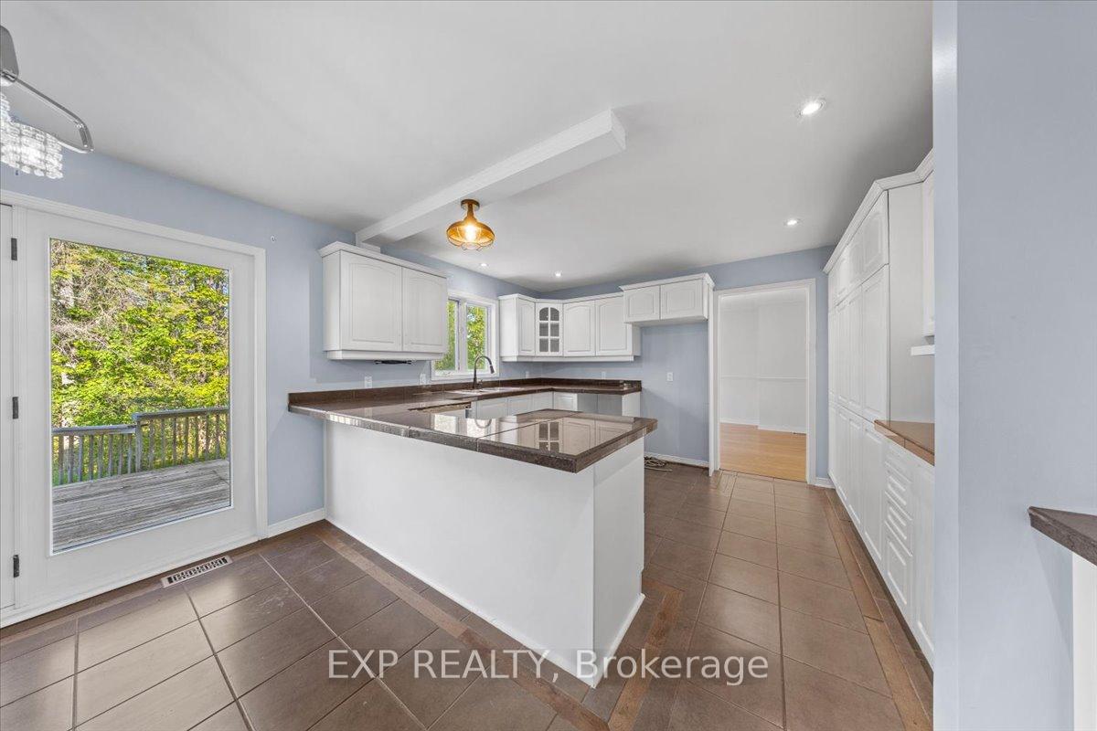 Photo 11 of 129 Lady Slipper Way, Ottawa, Huntley Ward (South West) — HOMEH