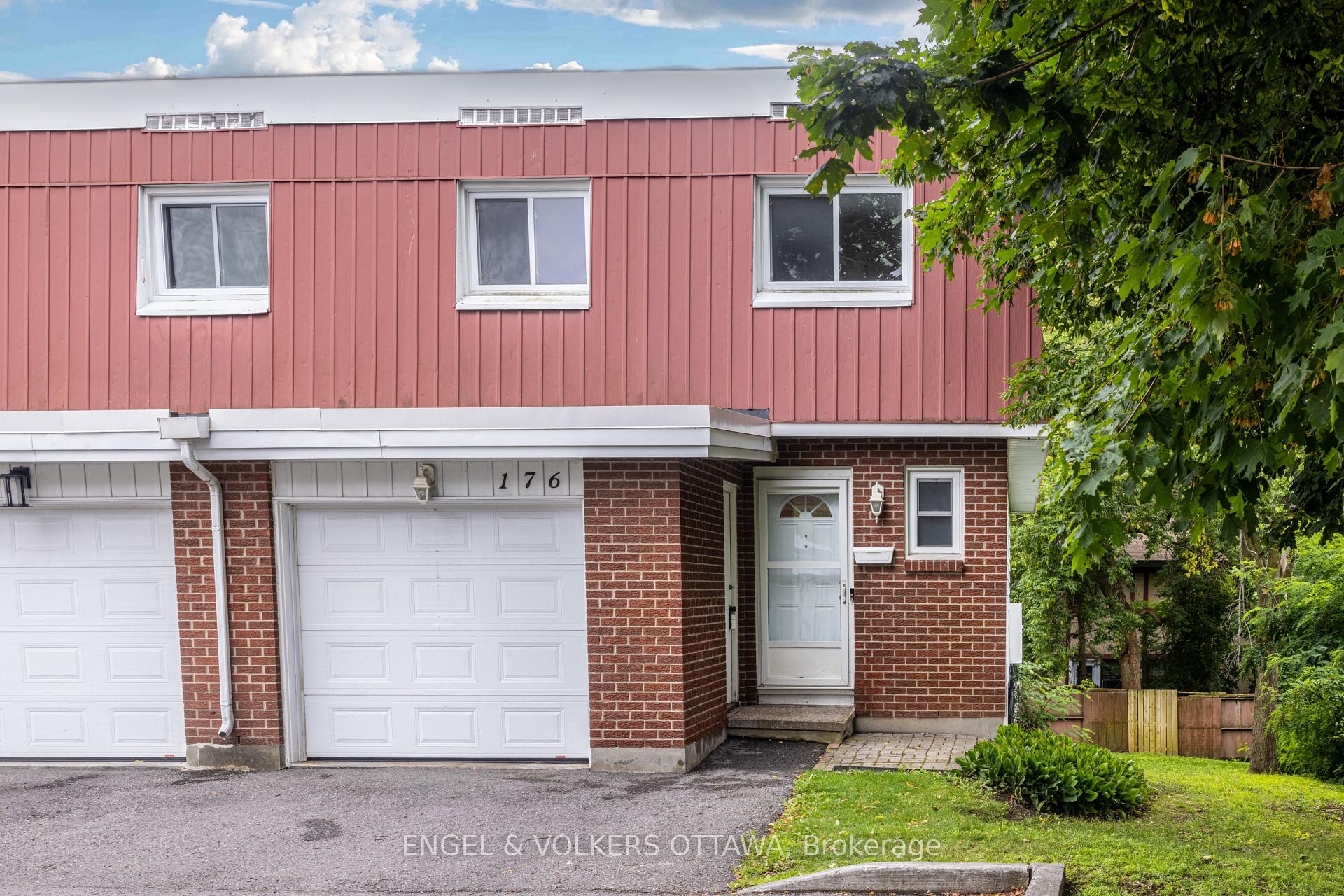 Photo 2 of Unit 117, 176 Birch Hill Private, Ottawa, Carson Meadows — HOMEH