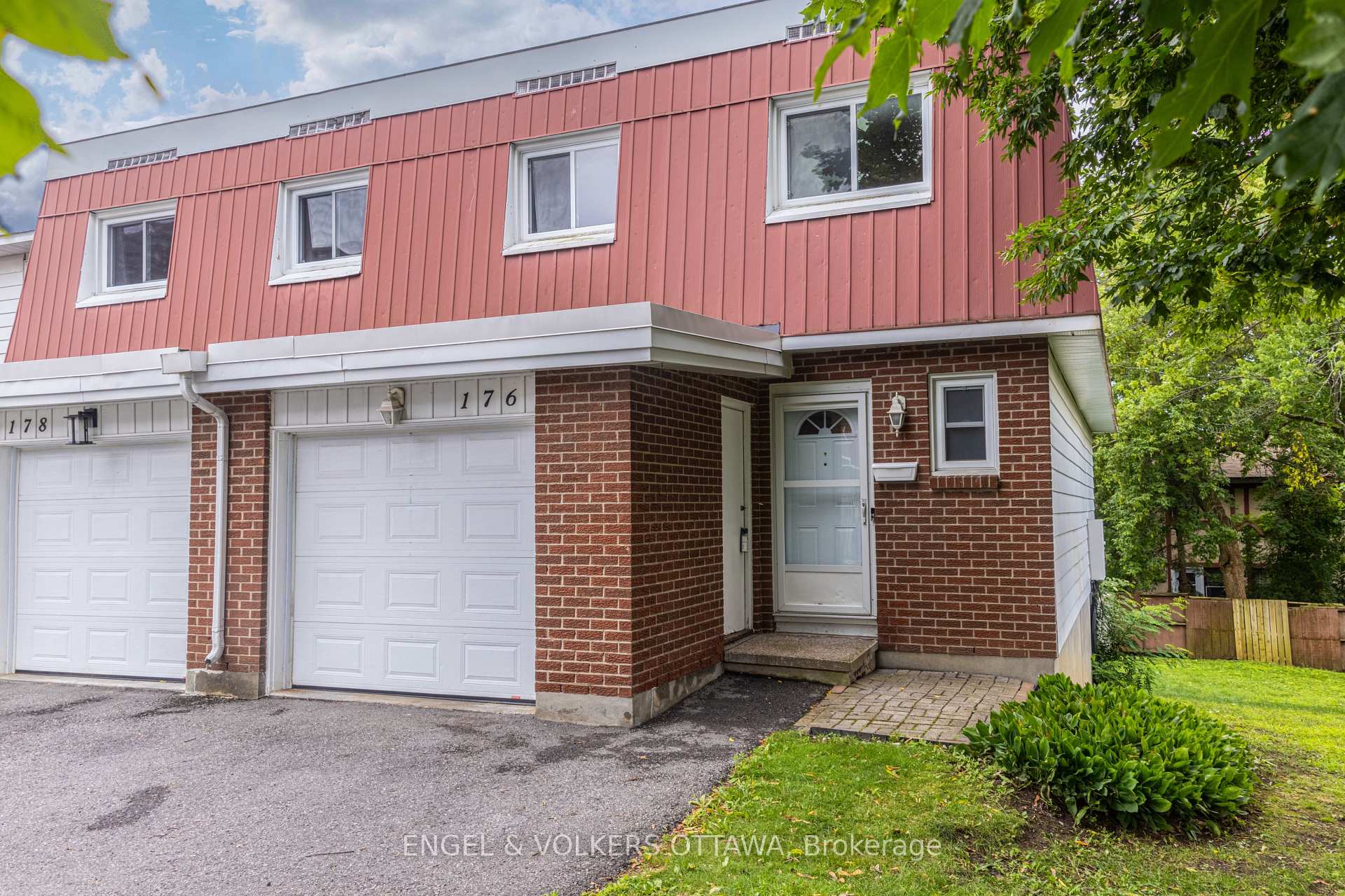 Photo 3 of Unit 117, 176 Birch Hill Private, Ottawa, Carson Meadows — HOMEH