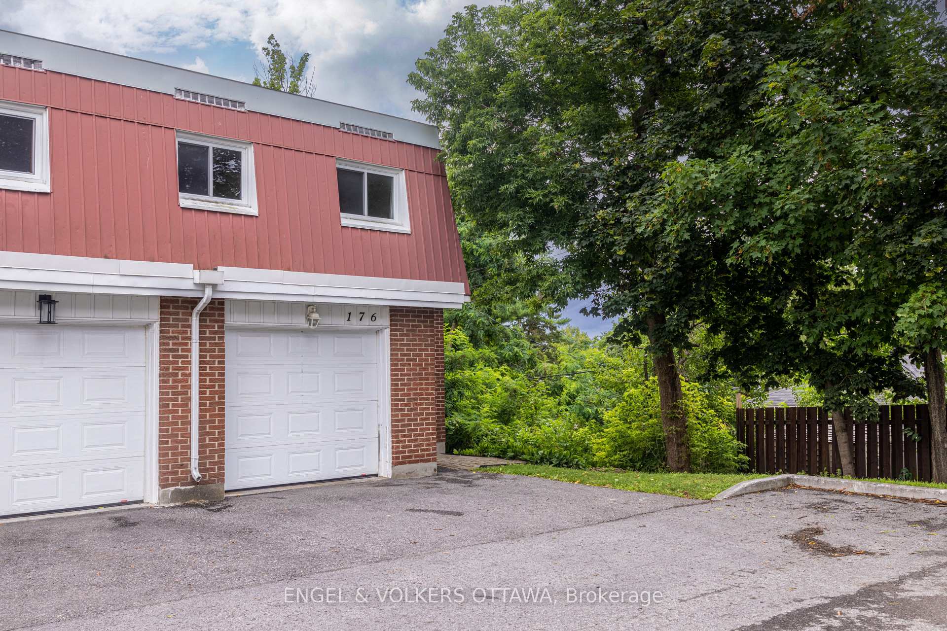 Photo 4 of Unit 117, 176 Birch Hill Private, Ottawa, Carson Meadows — HOMEH