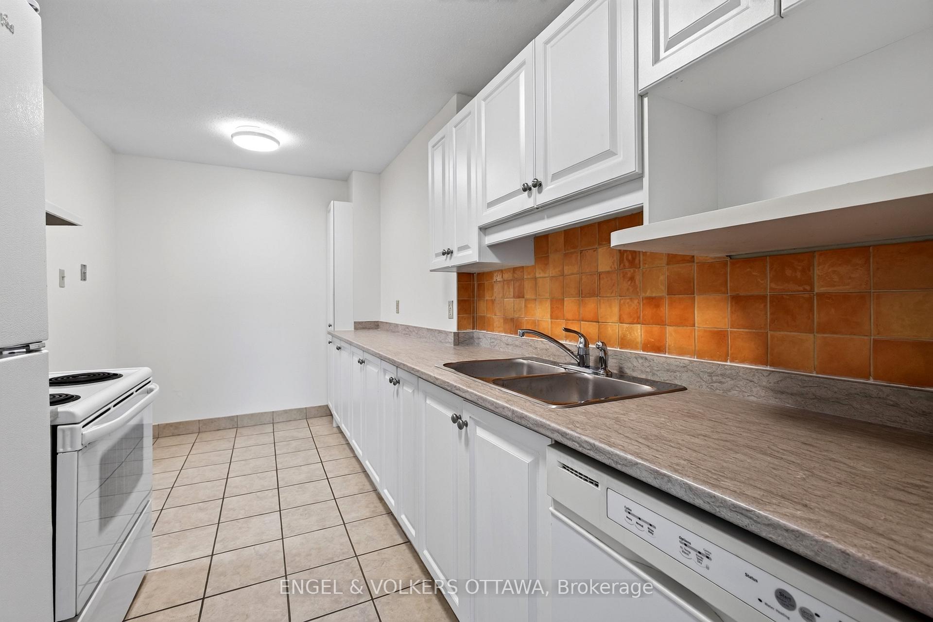 Photo 19 of Unit 117, 176 Birch Hill Private, Ottawa, Carson Meadows — HOMEH