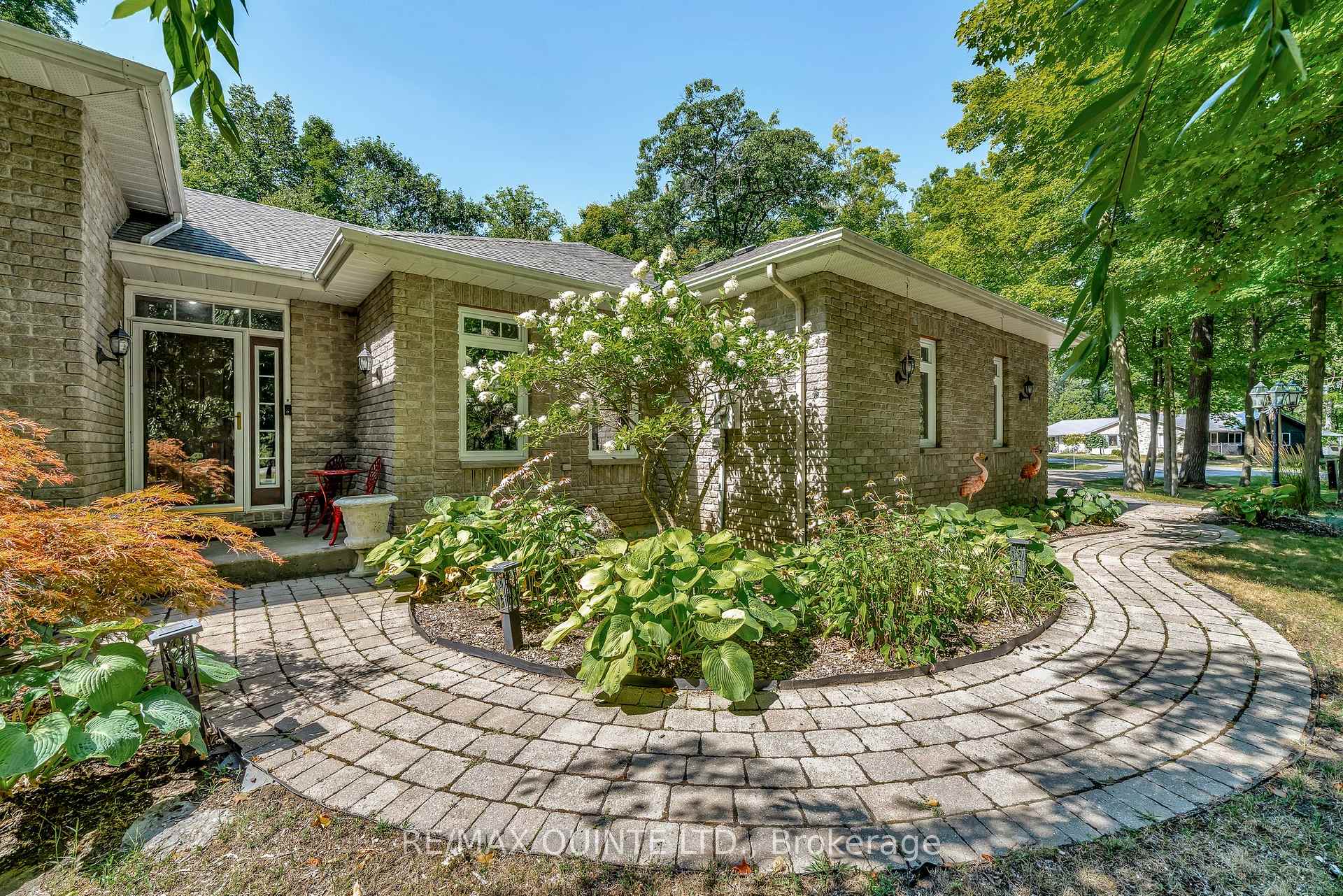 Photo 4 of 291 Colonial Drive, Quinte West, Murray Ward — HOMEH