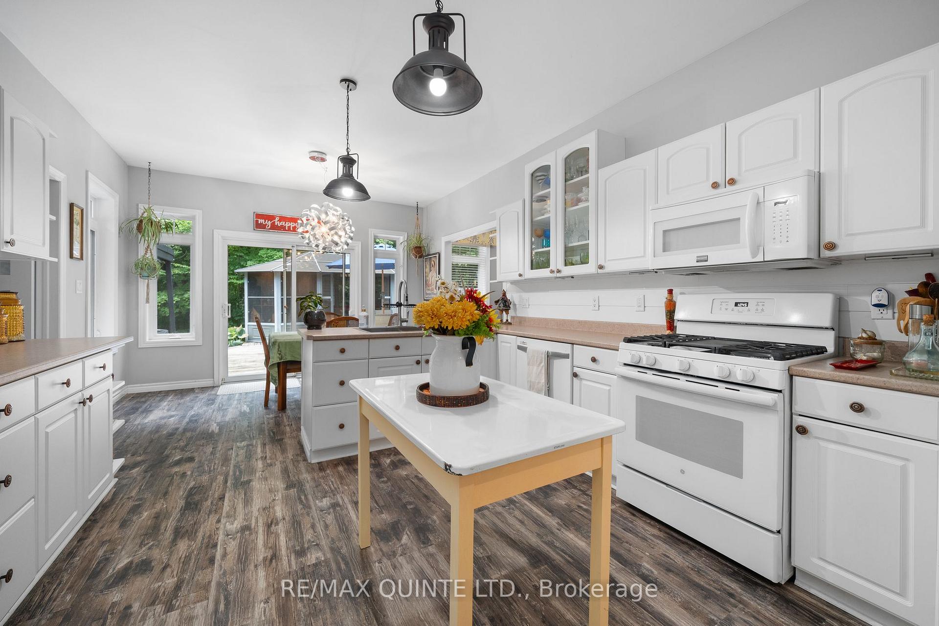 Photo 10 of 291 Colonial Drive, Quinte West, Murray Ward — HOMEH