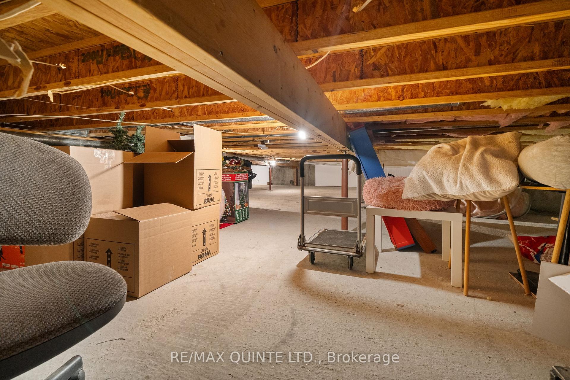 Photo 32 of 291 Colonial Drive, Quinte West, Murray Ward — HOMEH