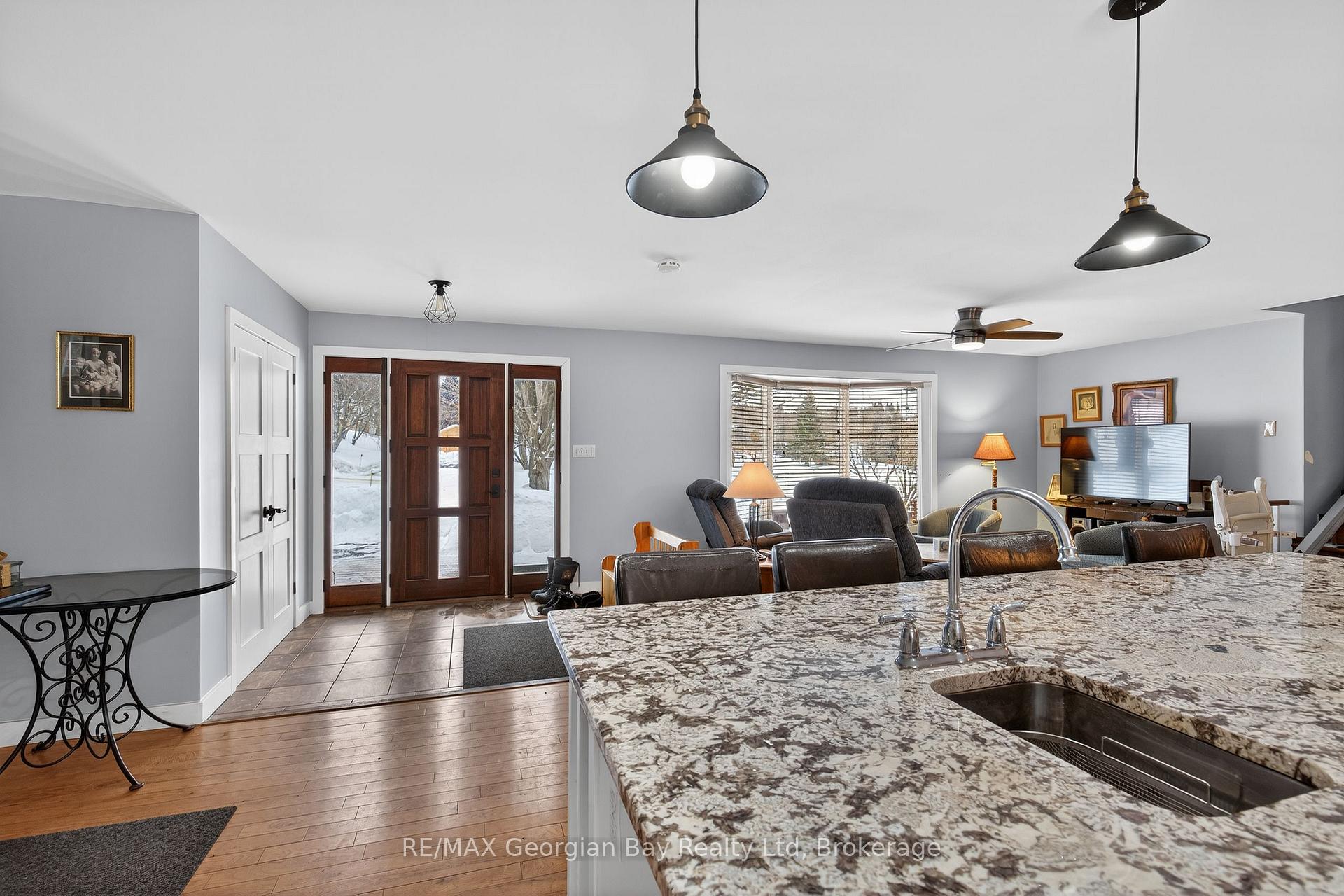 Photo 12 of 63 Lepage Drive, Penetanguishene — HOMEH