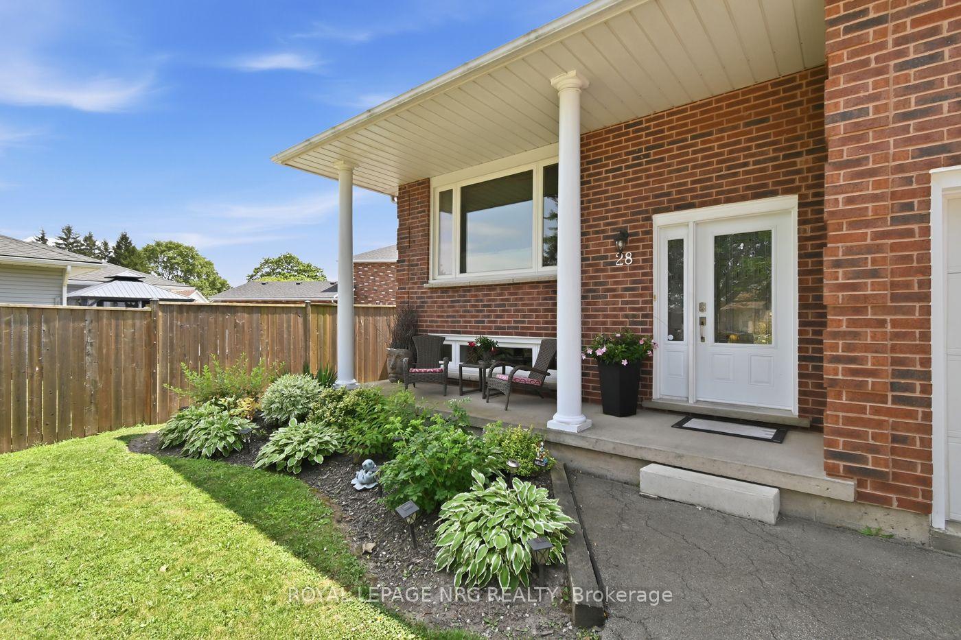Photo 2 of 28 Rollins Drive, Welland, N. Welland — HOMEH