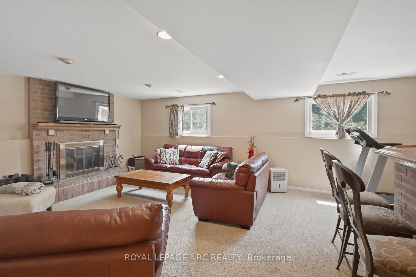Photo 25 of 28 Rollins Drive, Welland, N. Welland — HOMEH