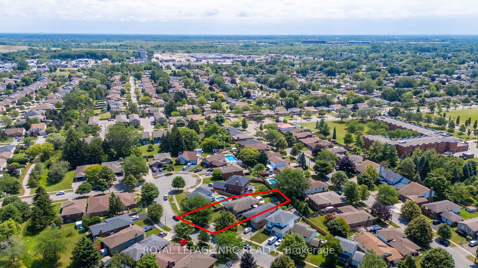 Photo 41 of 28 Rollins Drive, Welland, N. Welland — HOMEH