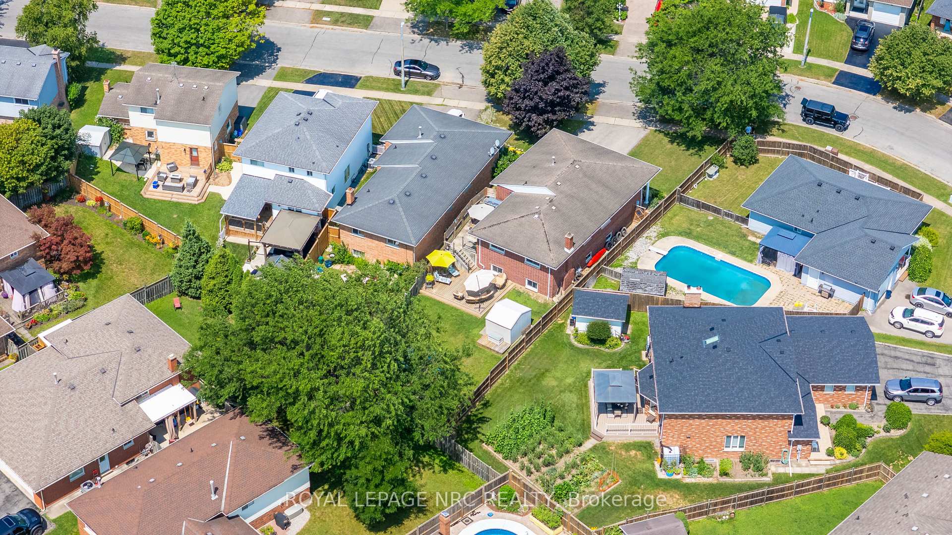 Photo 44 of 28 Rollins Drive, Welland, N. Welland — HOMEH