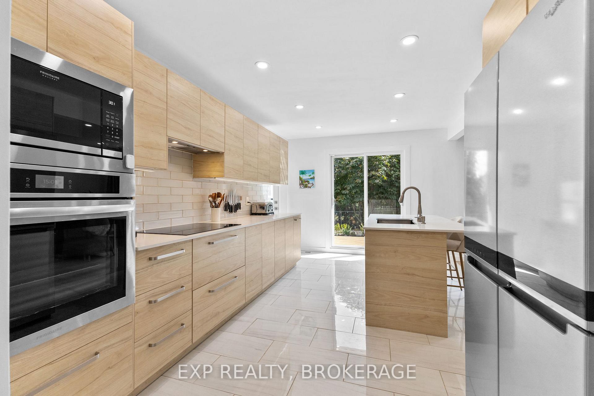 Photo 9 of 1502 Farnsworth Avenue, Ottawa, Alta Vista — HOMEH