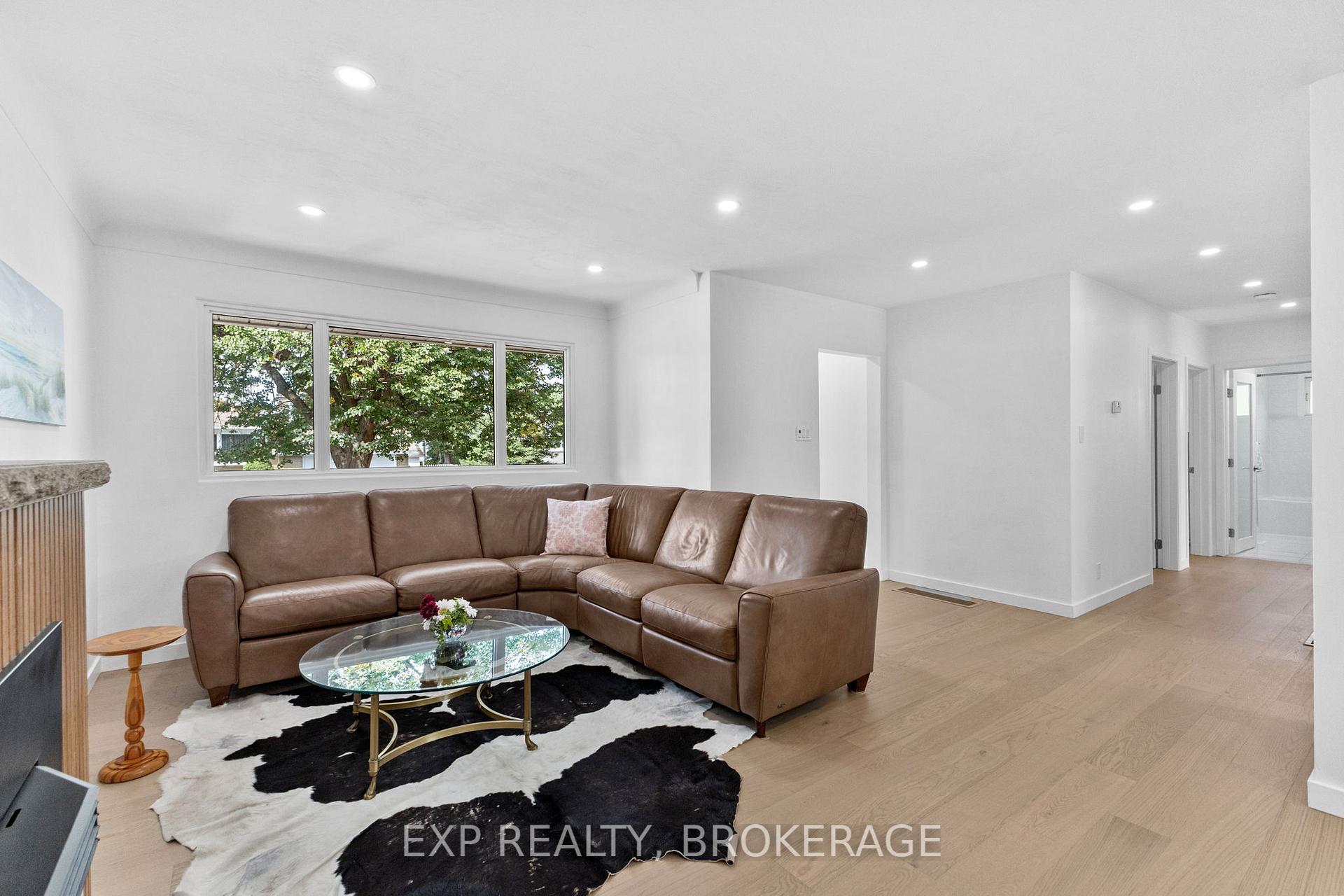 Photo 15 of 1502 Farnsworth Avenue, Ottawa, Alta Vista — HOMEH
