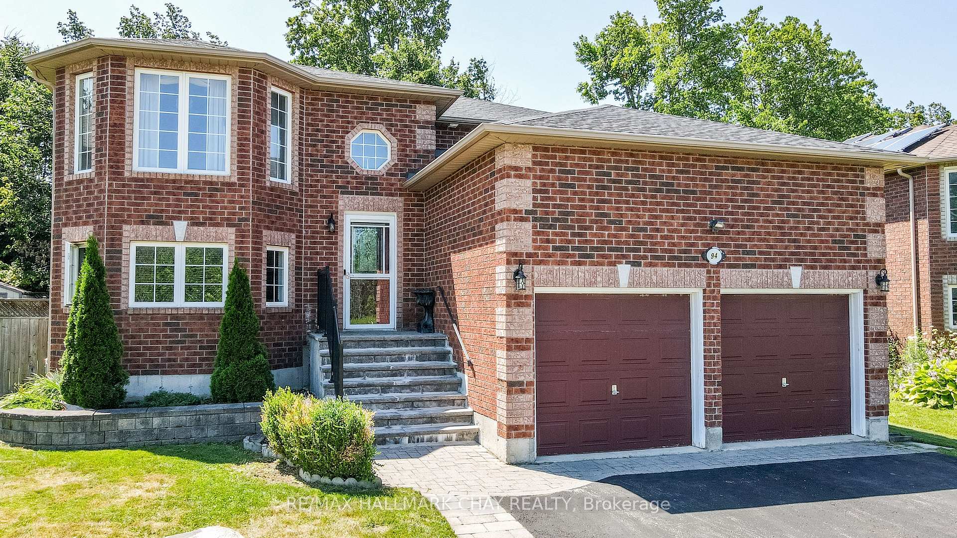 Photo 4 of 94 Sandringham Drive, Barrie, Innis-Shore — HOMEH