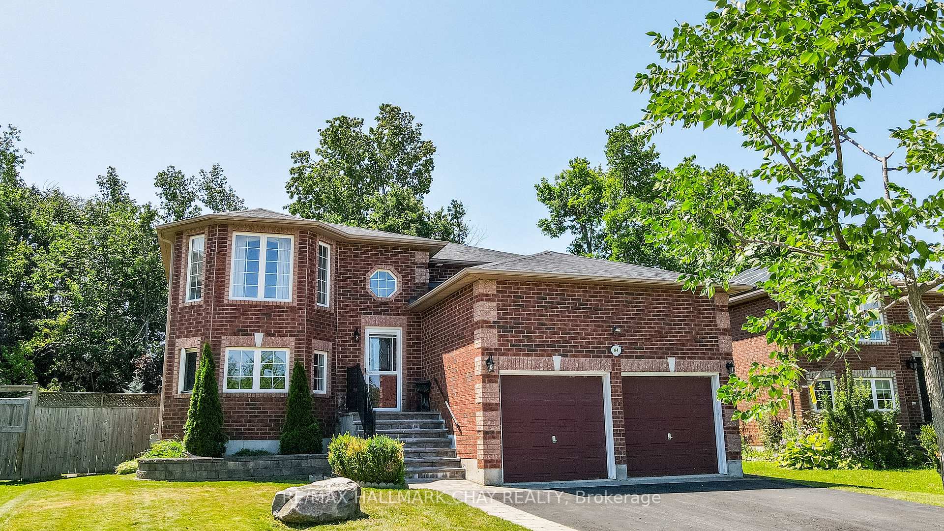 Photo 6 of 94 Sandringham Drive, Barrie, Innis-Shore — HOMEH